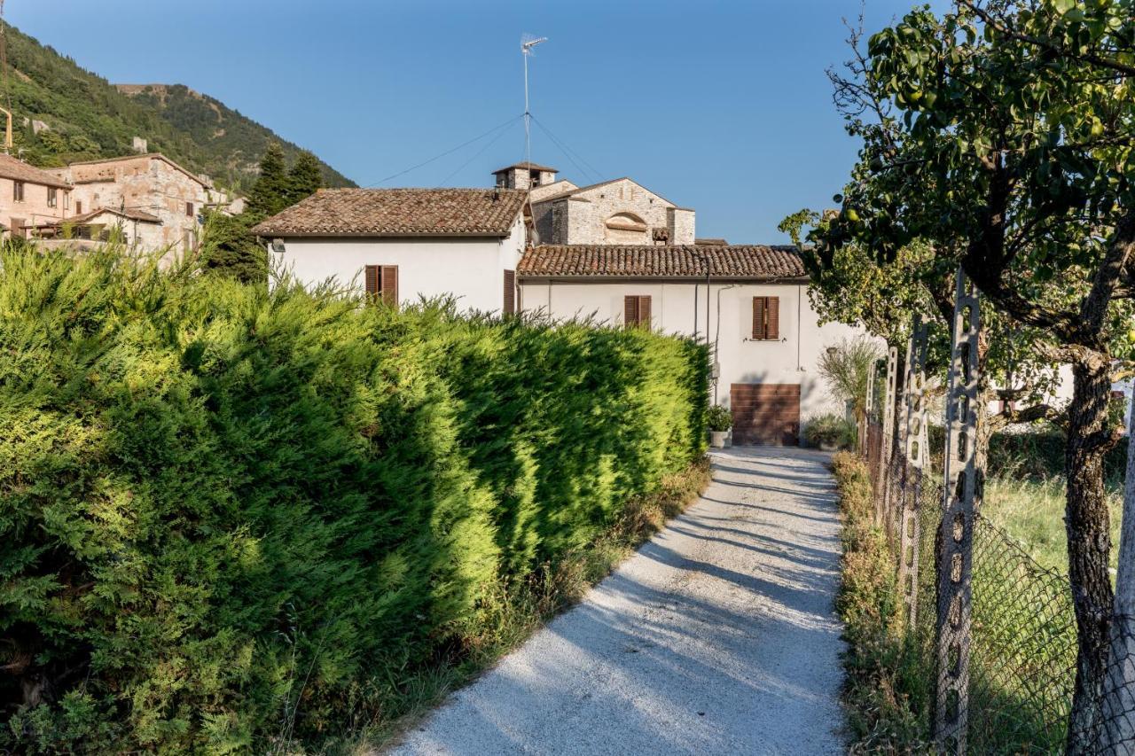 Borgo Santa Lucia Apartment With Private Parking & Garden Gubbio Esterno foto